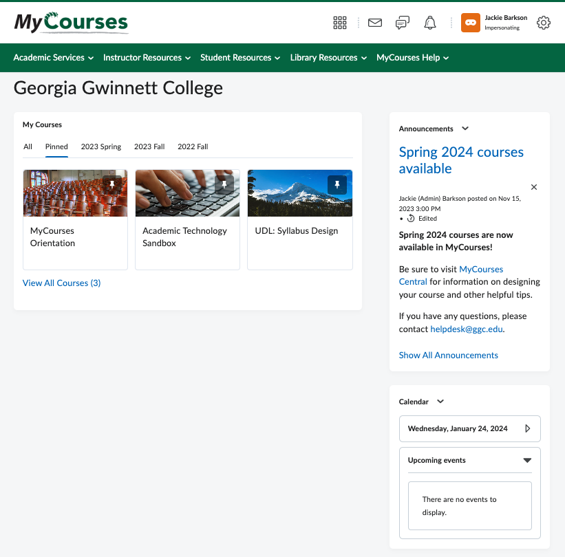 Screenshot of MyCourses homepage with announcement widget in right column.